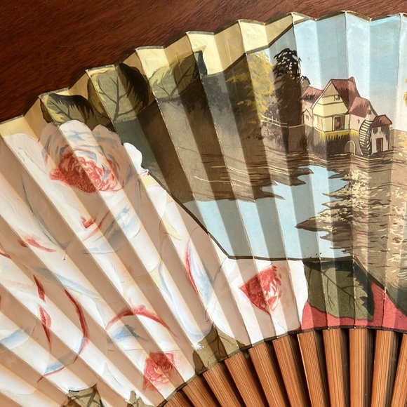 Truly exquisite wood and paper vintage fan, handmade in Spain! - Picture 6 of 16